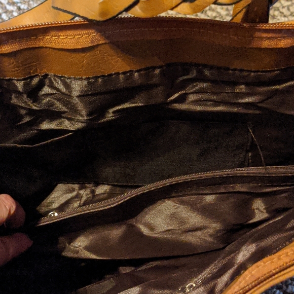 Purse - Picture 2 of 2